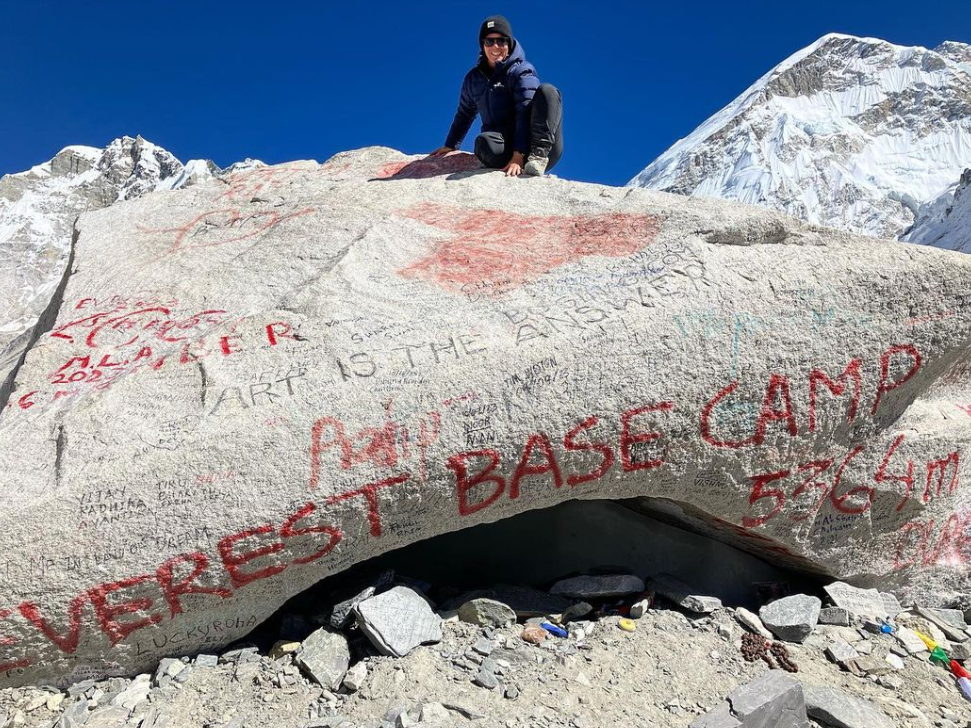 Suze climbs Everest for Parkinson's research